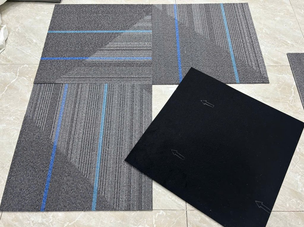 Thảm tấm 50x50 đế cao su l&agrave; loại thảm được sản xuất dưới dạng c&aacute;c tấm vu&ocirc;ng, k&iacute;ch thước 50cm x 50cm, c&oacute; đế từ cao su

