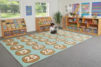 Thảm tấm là giải pháp phù hợp cho trung tâm ngoại ngữ cần thay thế cục bộ và thuận tiện bảo trì.