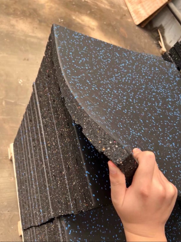 Thảm trải s&agrave;n chống ồn