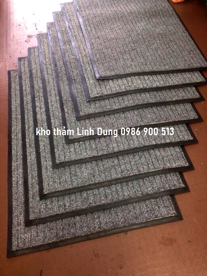 Thảm chùi chân Triline màu ghi sáng đã bao vền cao su theo yêu cầu