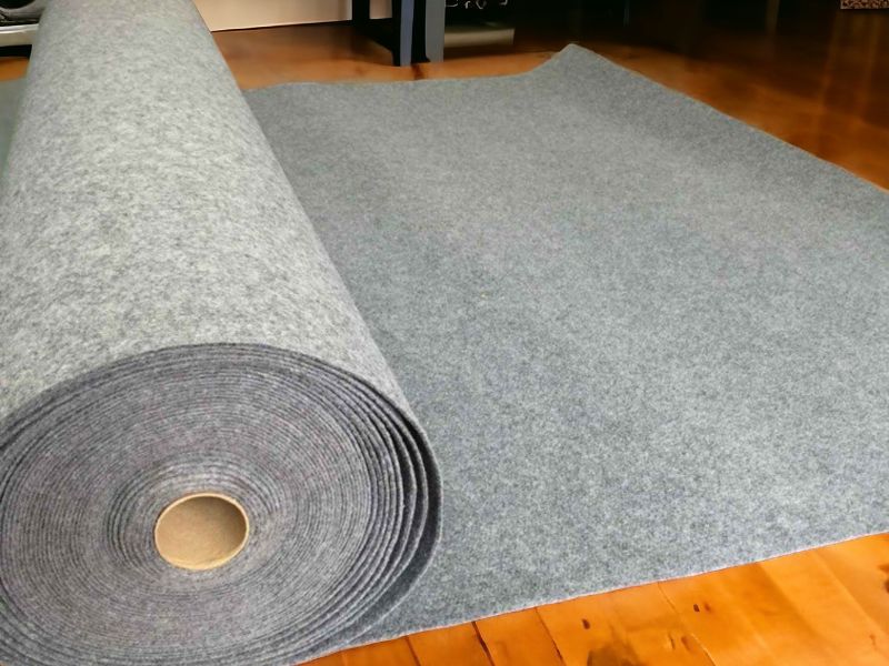 Kiểm tra mùi keo và vật liệu là một cách nhận biết thảm trải sàn kém chất lượng thảm nhái, nhất là khi mùi hóa chất nồng và kéo dài