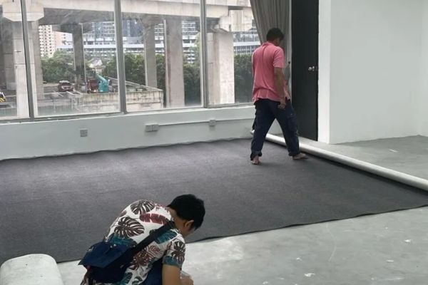 hợp đồng thi công thảm trải sàn cần lưu ý điều gì
