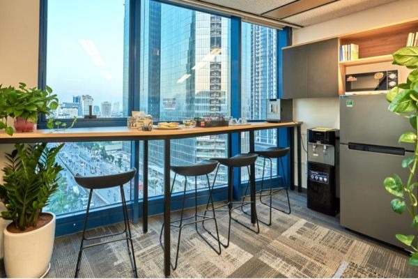 Lựa chọn thảm khu pantry văn phòng cần cân nhắc khả năng chống bám bẩn, dễ vệ sinh và phù hợp với khu vực sử dụng thực tế.