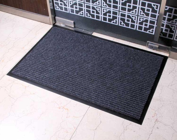 Thảm chùi chân gia đình