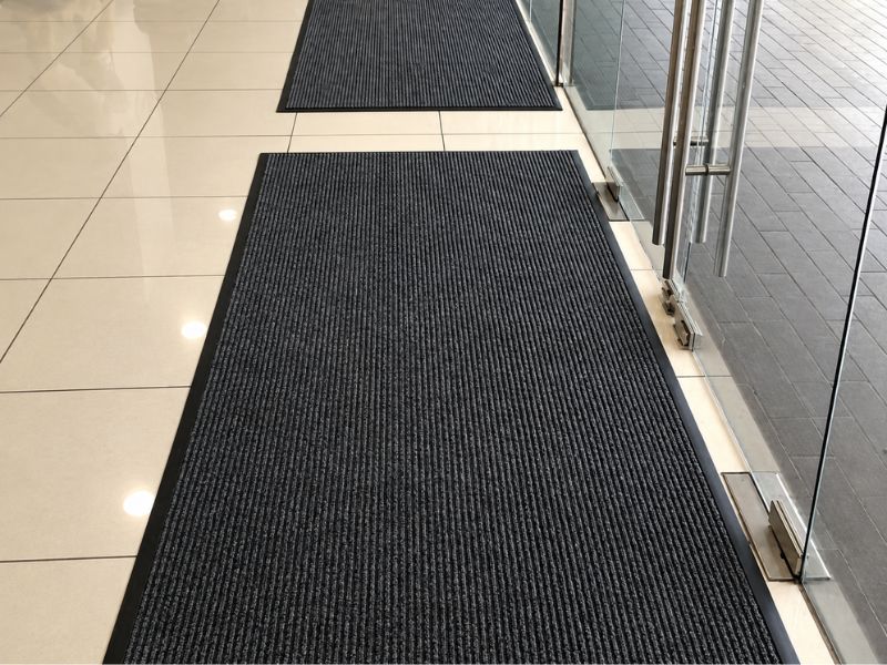 Thảm chùi chân sảnh chung cư nên bố trí 3 vùng nếu đông dân cư