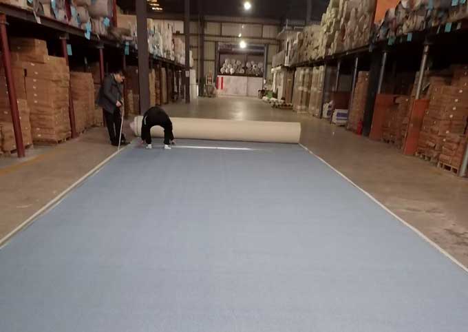 Thảm cuộn gi&aacute; rẻ