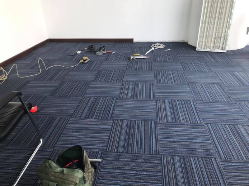 Có thể lát thảm thảm họa tiết sọc theo chiều ngang, chiều dọc hoặc zigzag