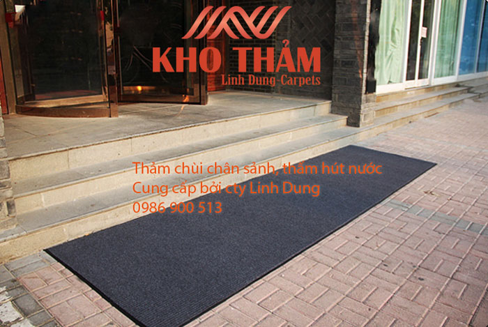Thảm chùi chân đế đen dễ dàng vệ sinh trong quá trình sử dụng