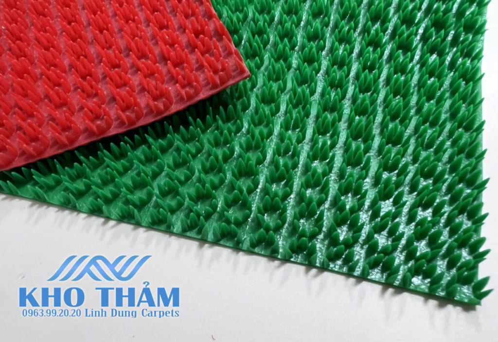 Thảm nhựa gai c&uacute;c
