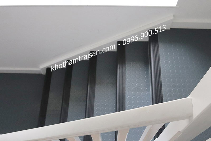 Thảm nhựa trải bậc cầu thang chống trượt