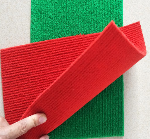 Thảm nỉ đỏ cờ một màu