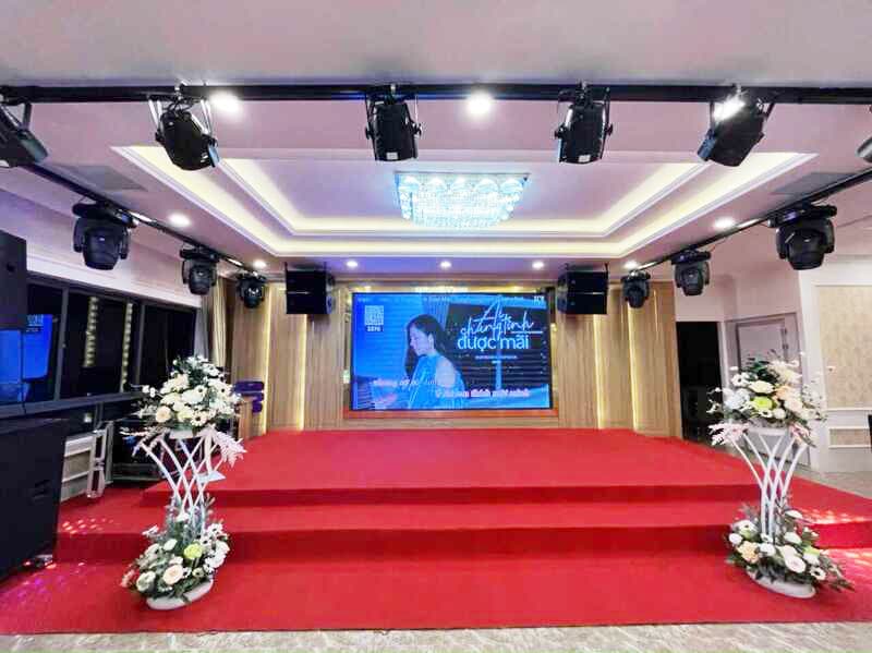 Thảm nỉ trải s&acirc;n khấu sự kiện 