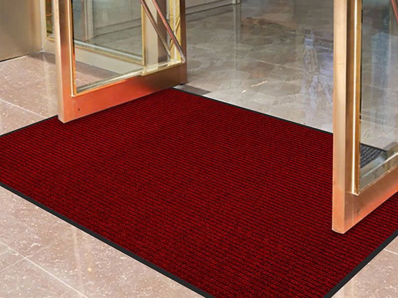Thảm nylon cuộn là gợi ý phù hợp khi cân nhắc thảm sảnh chung cư cao cấp nên chọn loại nào nhờ độ bền tốt, ít xẹp và chi phí hợp lý.