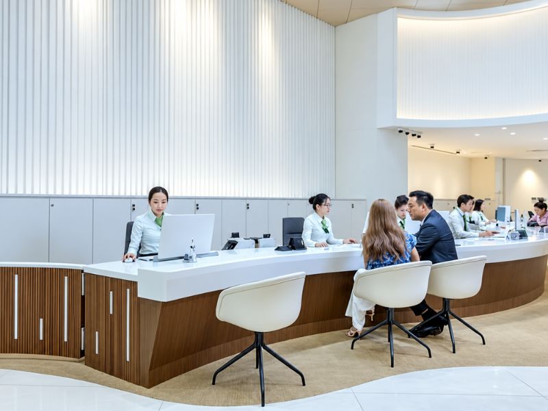 Tuỳ v&agrave;o khu vực bố tr&iacute; m&agrave; lựa chọn loại, hoa văn, m&agrave;u sắc của thảm trải s&agrave;n ng&acirc;n h&agrave;ng th&iacute;ch hợp
