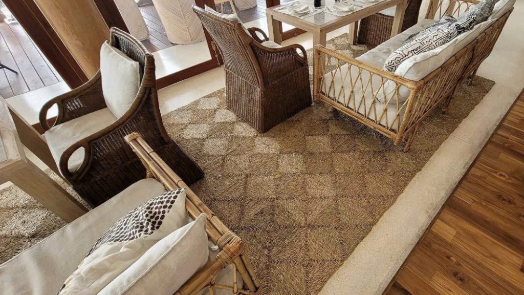 Thảm trải s&agrave;n ph&ograve;ng kh&aacute;ch mẫu mới 2026 dạng đan m&acirc;y v&agrave; sợi jute (Woven Jute Blend)
