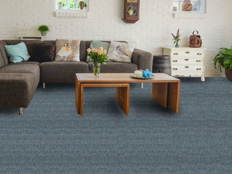 Thảm văn phòng màu trung tính dạng cuộn phù hợp với các văn phòng mở, sảnh lớn hoặc phòng họp